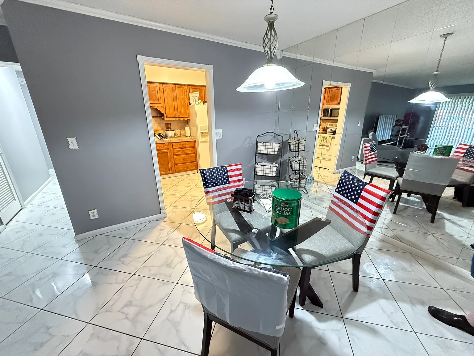 2 bed, 1050 sqft, $2,000 — Photo 2
