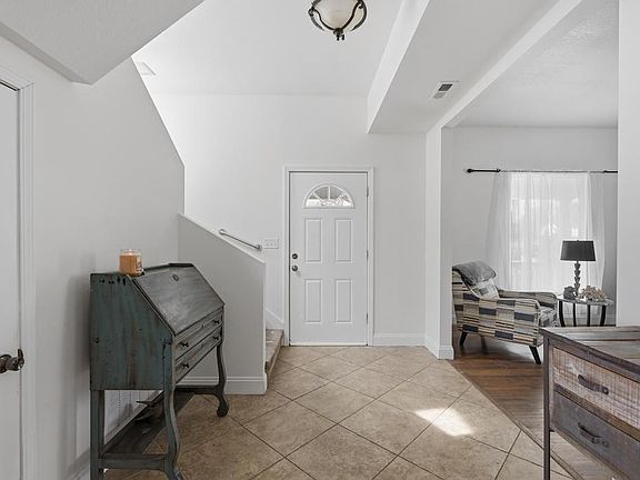 2nd image of 625 N Moffet Avenue