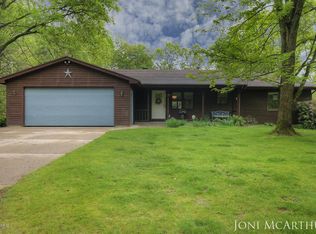 650 Boynton Ave SE, Lowell, MI 49331