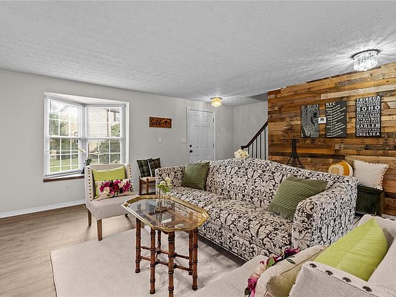 5th image of 2717 N Kings Arms Cir