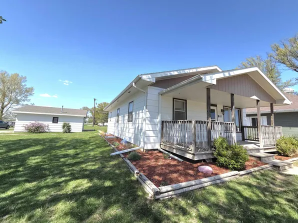410 Austin St, Pickrell, NE 68422