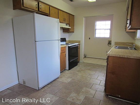 5th image of 908 Lakeside Dr