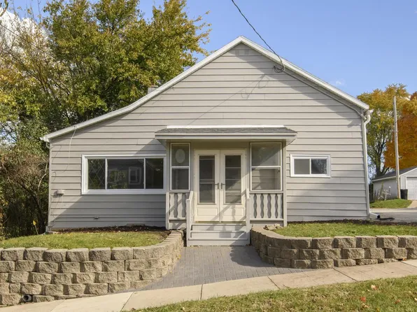 1021 Aurora STREET, Waukesha, WI 53186