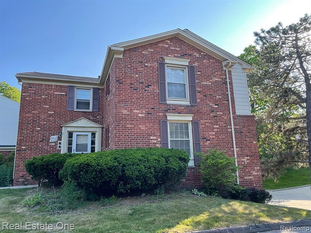 6208 Pepper Hill St, West Bloomfield, MI 48322 Zillow