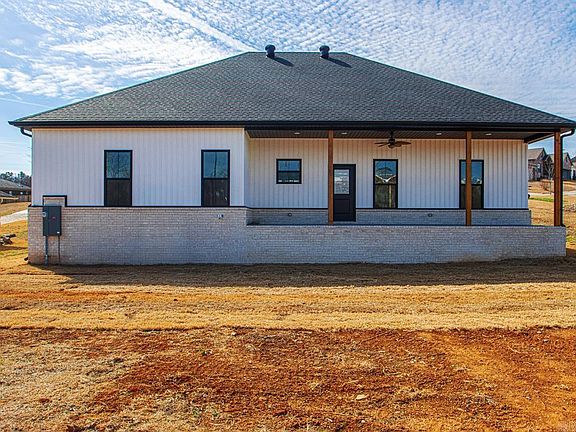 3rd image of 8 Cobble Hill Rd