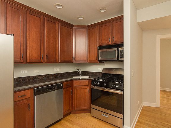 4th image of 3254 N Clifton Ave Basement G
