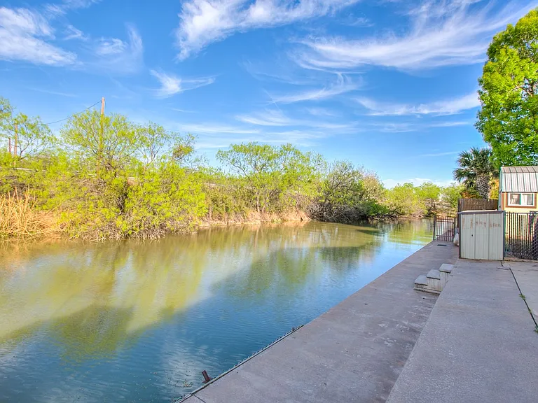 1510 Loop Dr — Photo 8