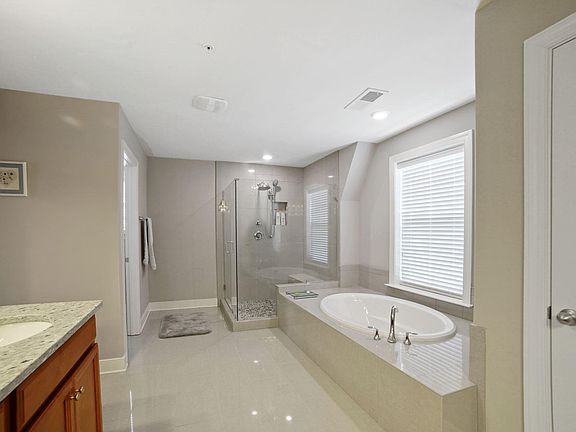 3rd image of 503 Crown Park Ave