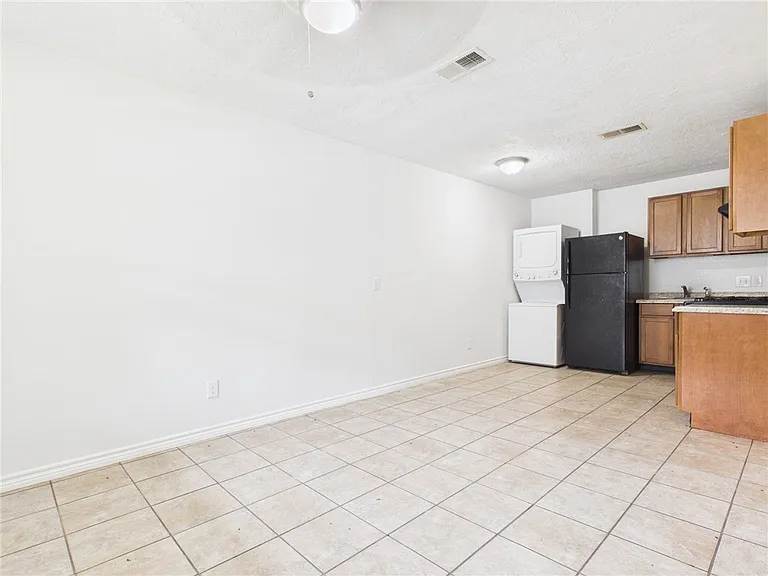 1900 Finfeather Rd #C — Photo 2
