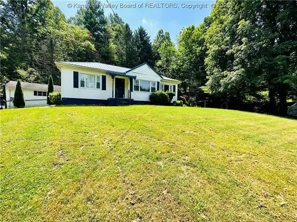 1652 Lakewood Dr, Charleston, WV 25312