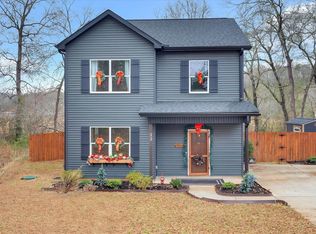 33 Parker St, Pelzer, SC 29669