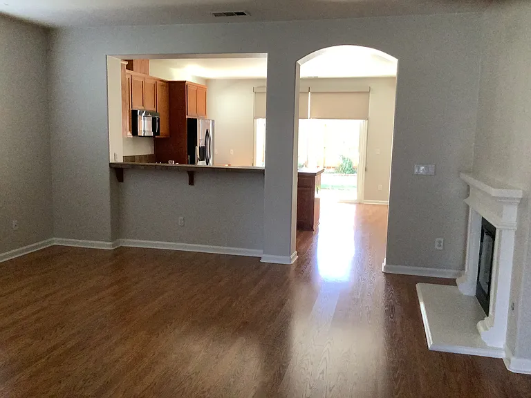 1488 Wellington Ave — Photo 23