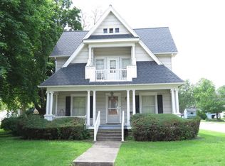 911 8th Ave, Sterling, IL 61081