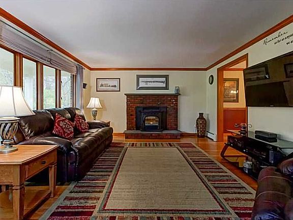 4th image of 28 Brookwood Ln