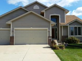 9426 Fallgold Pkwy N, Brooklyn Park, MN 55443