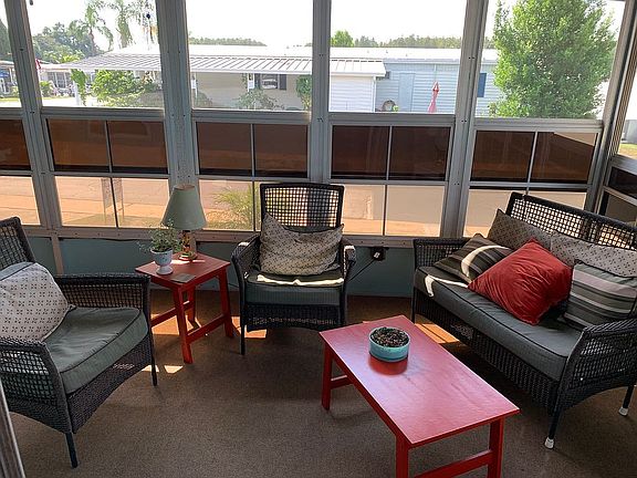 Relaxing porch 