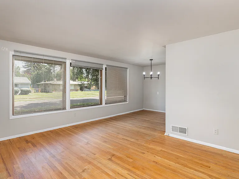 3011 W Dalke Ave — Photo 5