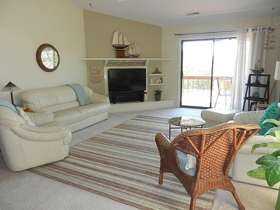 3rd image of 303 Port Dr Unit 6