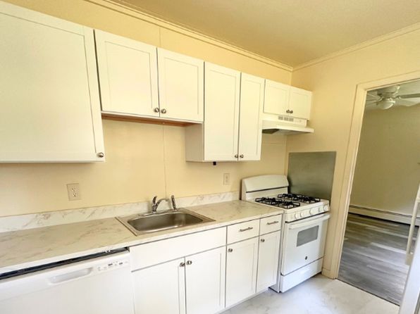 9 Village Cir APT 6