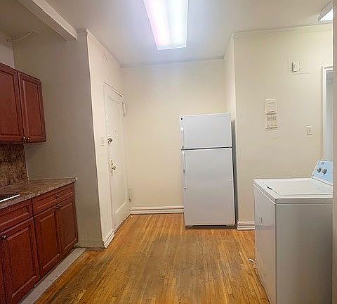 5th image of 5502 14th Ave #5