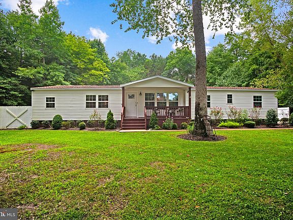 2nd image of 30924 Chestnut Dr