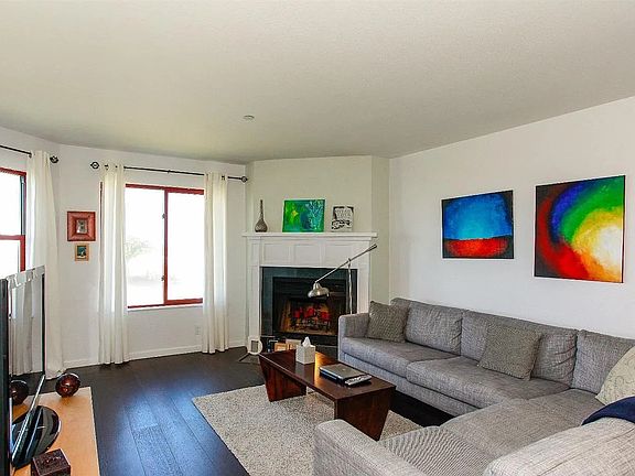 5th image of 401 Crescent Ct #2A