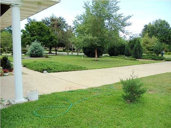 2nd image of 520 Parker Dr