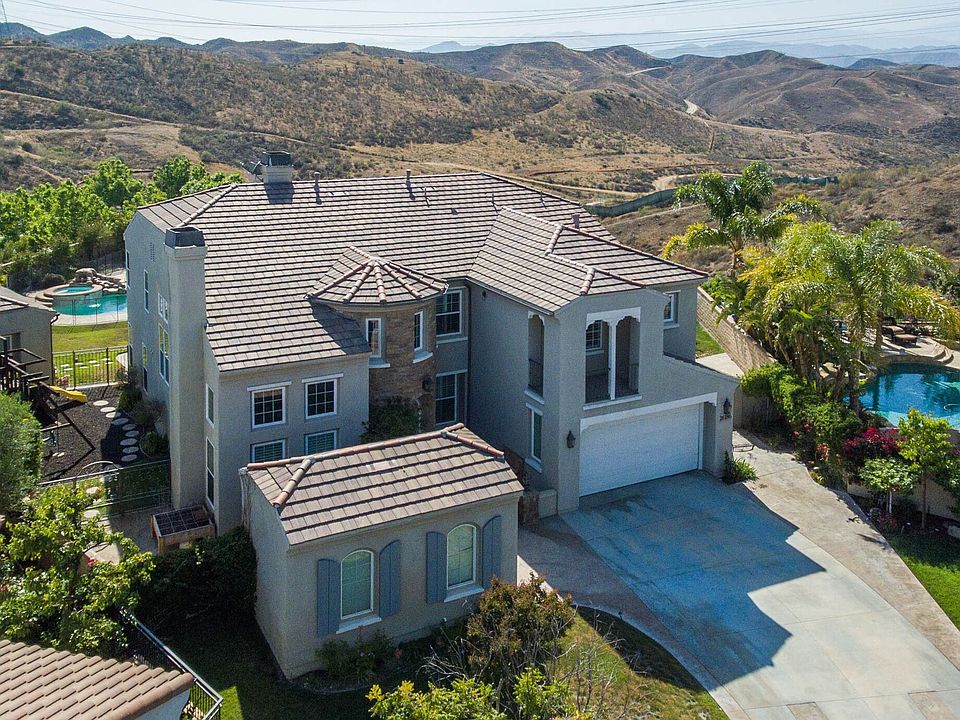 1st image of 26186 Shadow Rock Ln