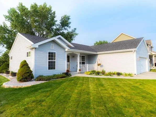 2100 E Ash Ct, Oak Creek, WI 53154