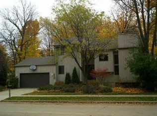 2500 S Carpenter St, Appleton, WI 54915