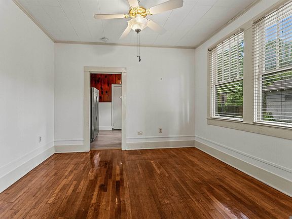 4th image of 848 S Eugene St