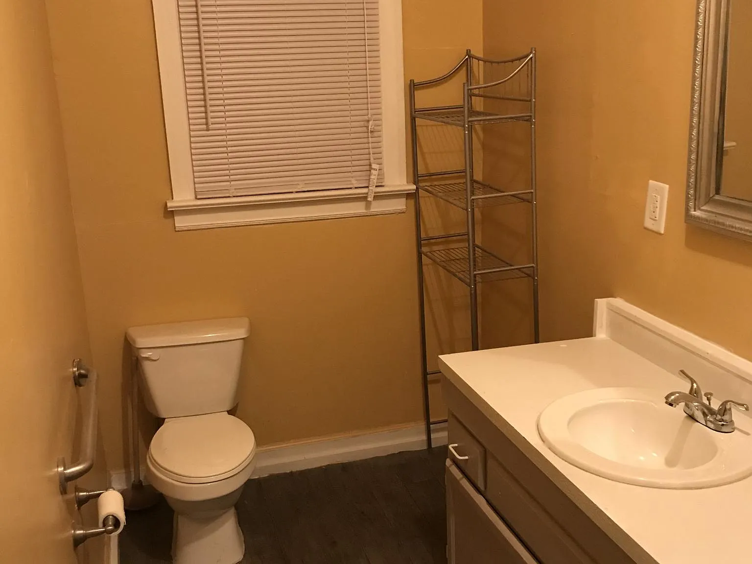 1609 W Raleigh Blvd — Photo 4