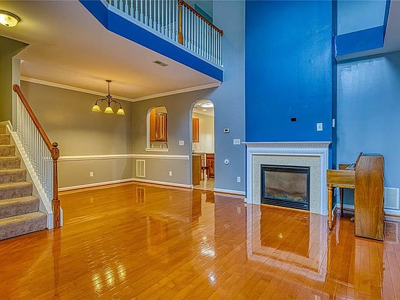 5th image of 4212 Falcon Creek Dr