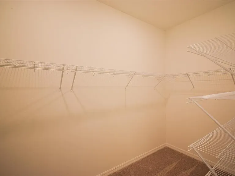 2370 Lancashire St — Photo 21
