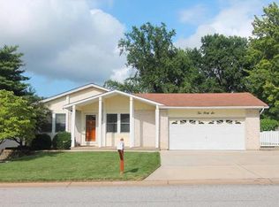 246 Berlekamp Dr, Saint Charles, MO