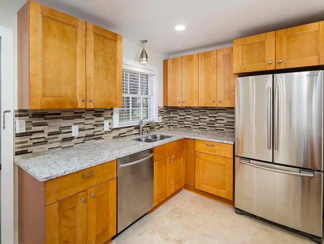3 bed, 1075 sqft, $2,500 — Photo 2