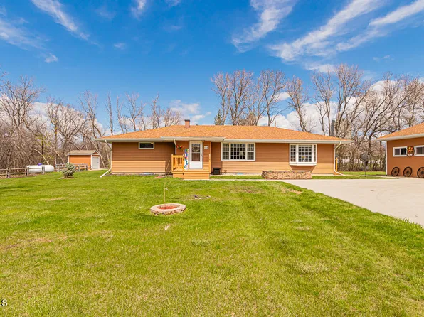 122 4th St, Grandin, ND 58038