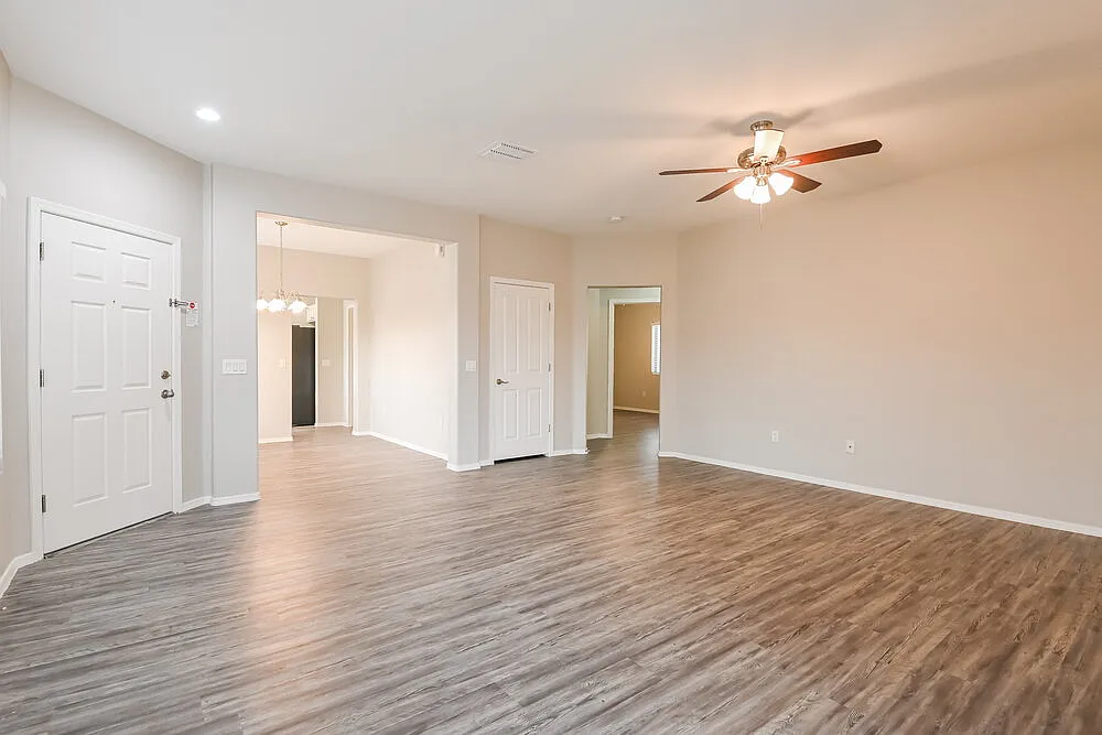 3 bed, 2.0 bath, 1532 sqft, $1,935 — Photo 3