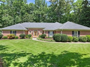825 Fairbrook Ln, Roswell, GA 30075