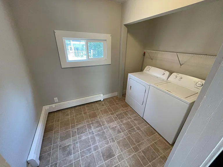 920 Caledonia St — Photo 17