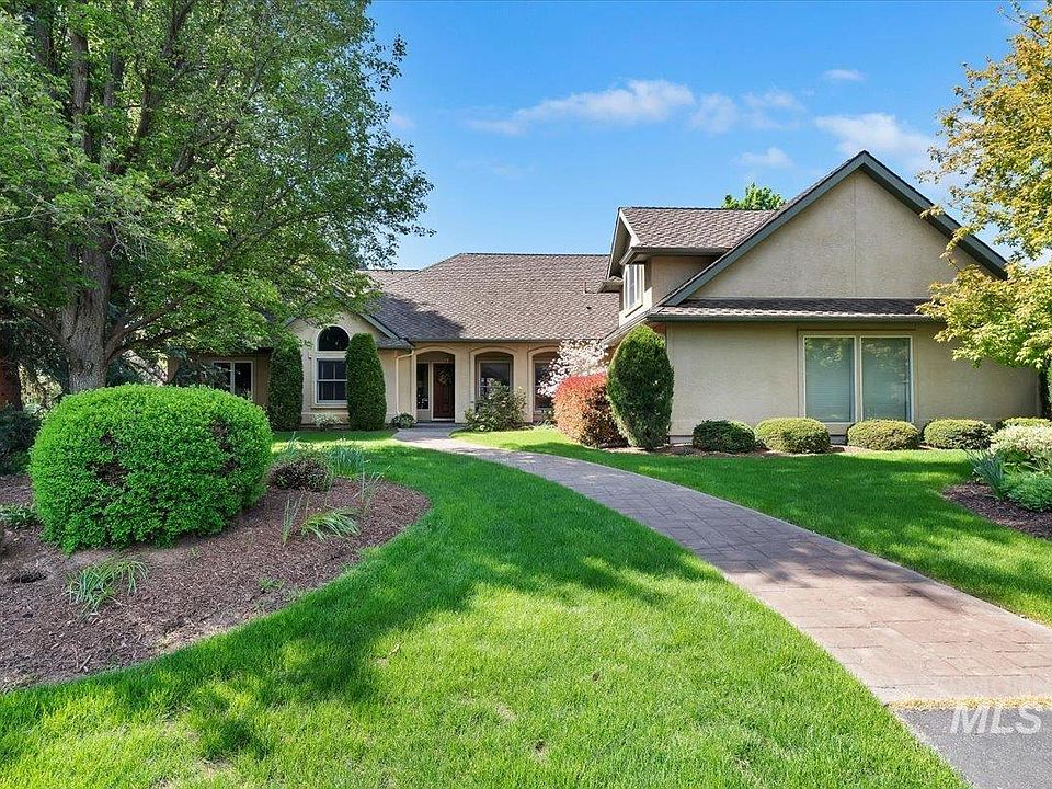 1st image of 9041 W Woodglade Ln