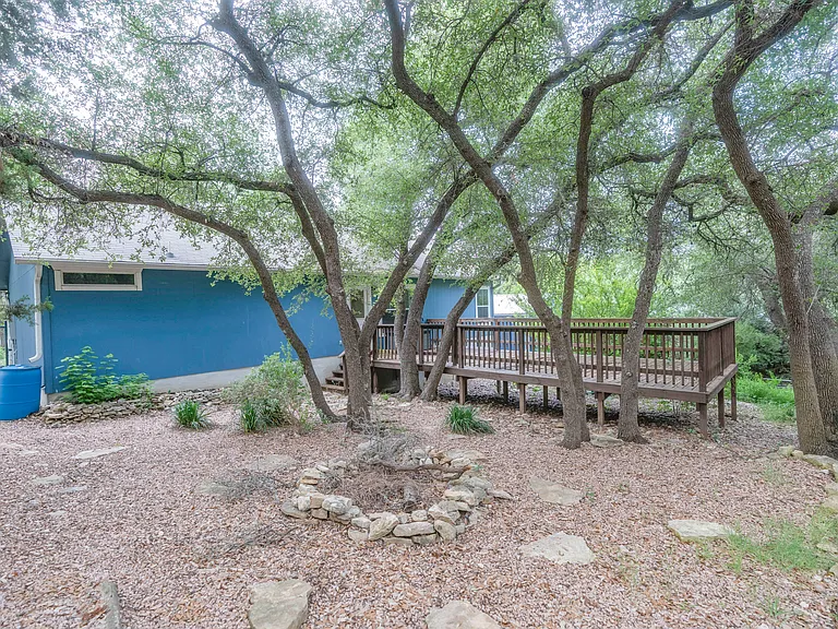 1015 Twin Deer Ln — Photo 20
