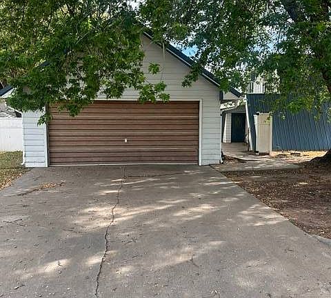 4th image of 304 S 5th St