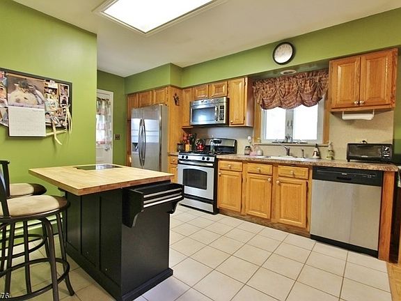 5th image of 105 De Fillipo Dr