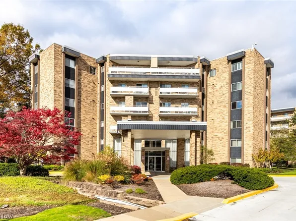 2112 Acacia Park Dr APT 501, Cleveland, OH 44124