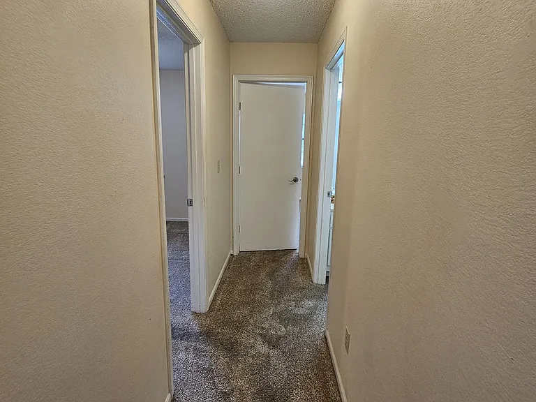 2412 NW 8th St — Photo 30