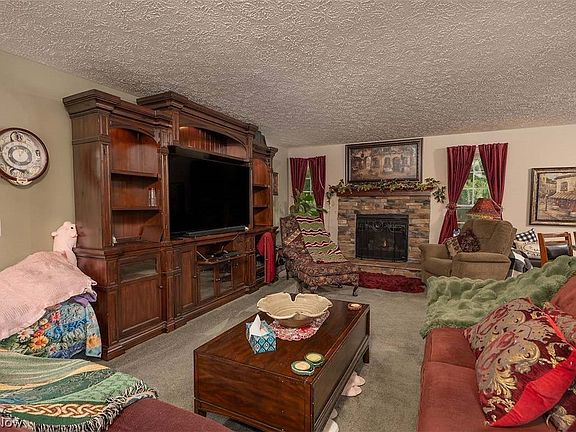 5th image of 4605 Mount Pleasant Rd NW