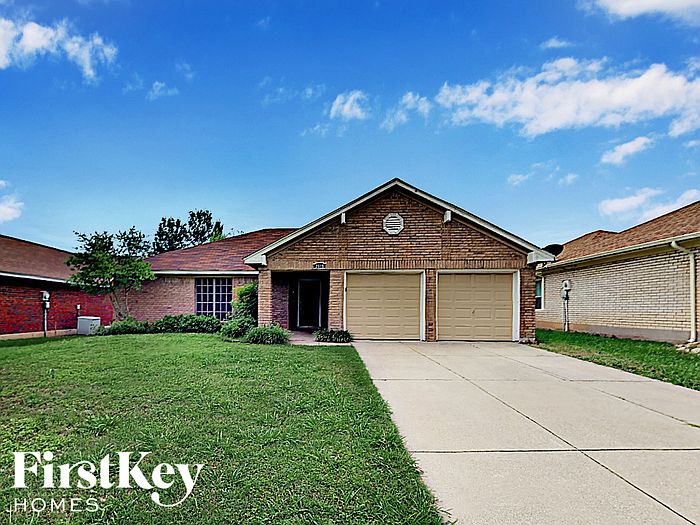 1st image of 2617 Woodlark Dr