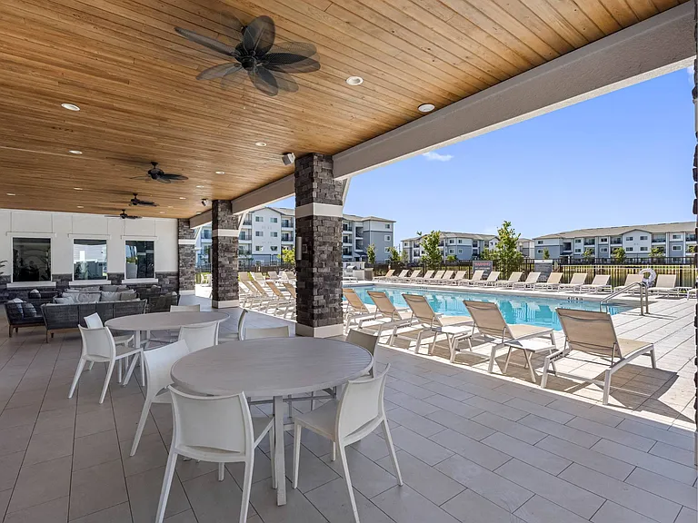V2 Apartments — Photo 15