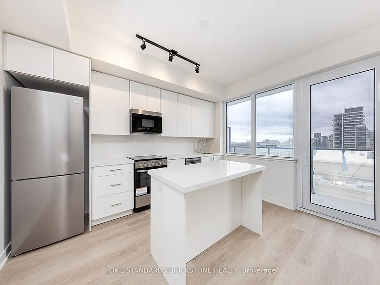 15 Ellerslie Ave #2009 — Photo 6